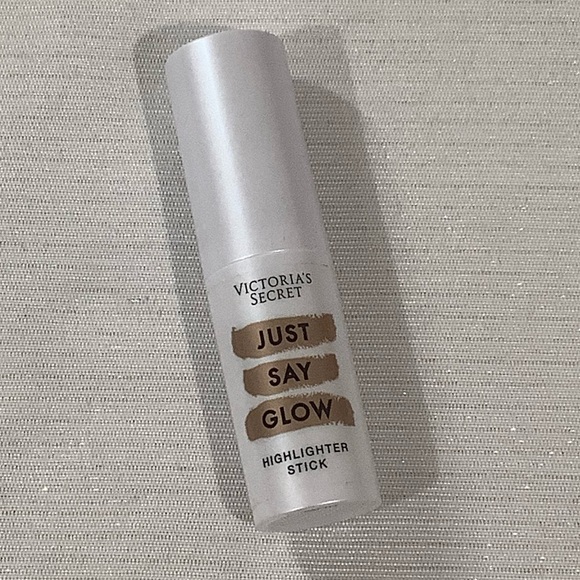 New Victoria’s Secret JUST SAY GLOW Highlighter Stick - Champagne - Picture 1 of 3